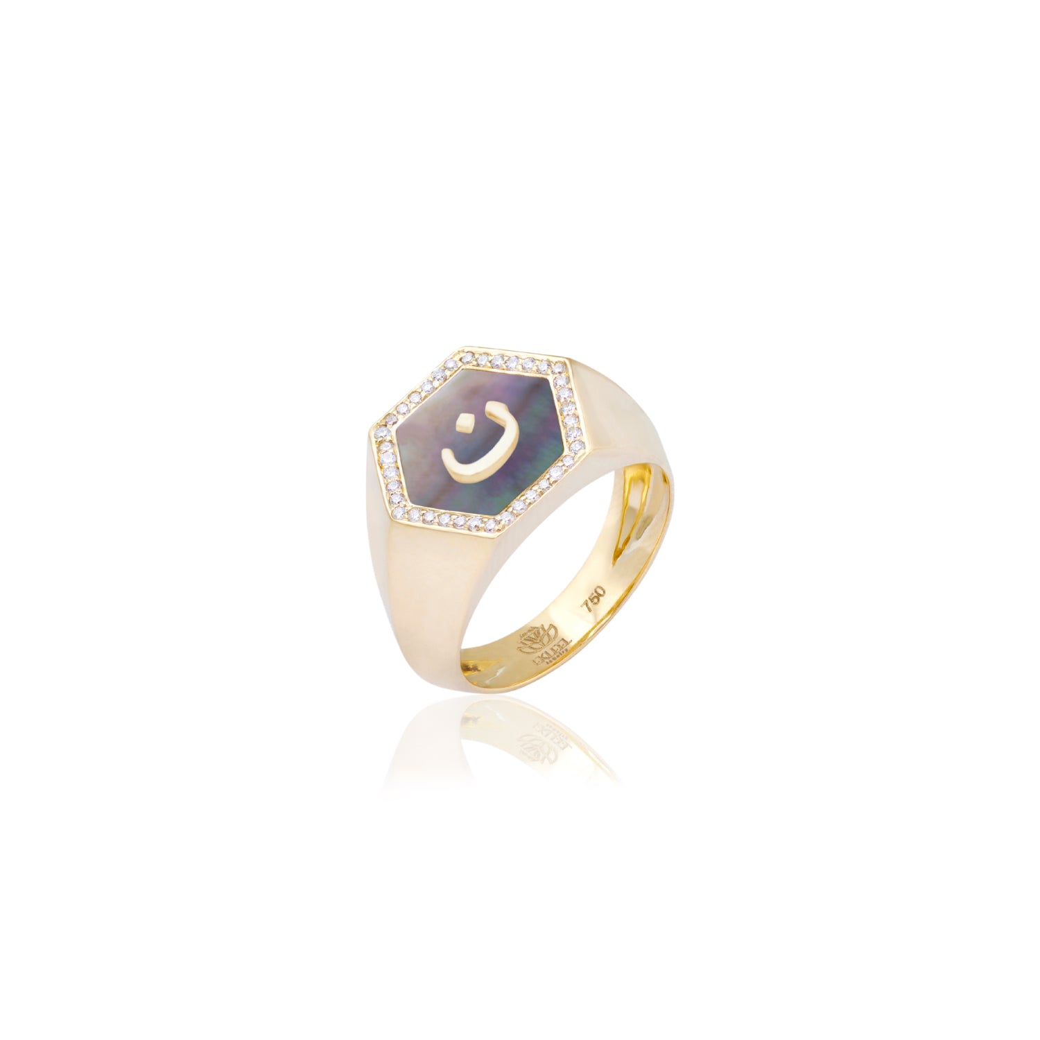 Qamoos 2.0 Letter ن Black Mother of Pearl and Diamond Signet Ring in Yellow Gold