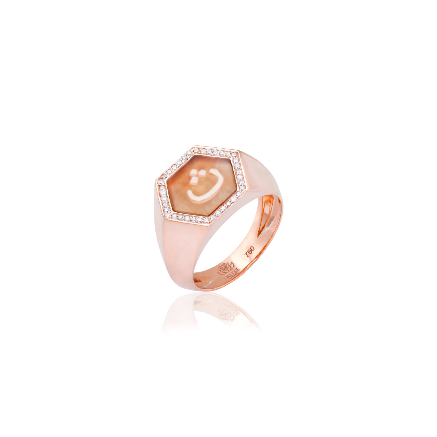 Qamoos 2.0 Letter ث Carnelian and Diamond Signet Ring in Rose Gold